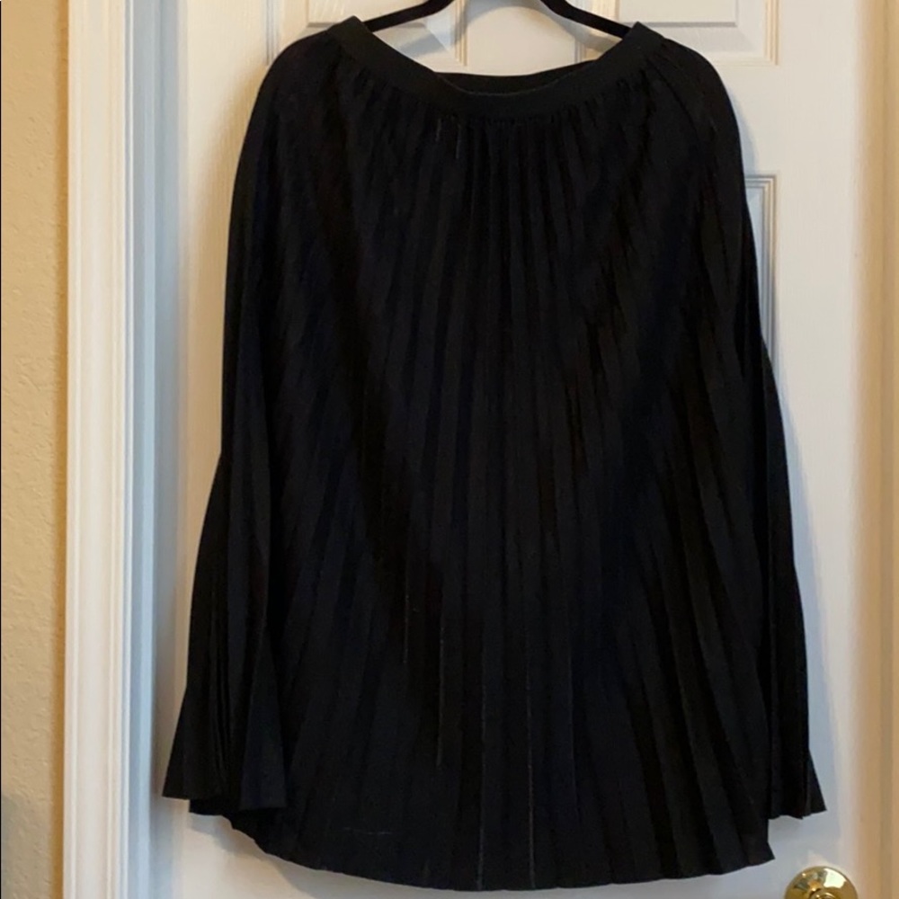 Pleated midi skirt